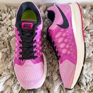 NIKE Zoom Pegasus 31